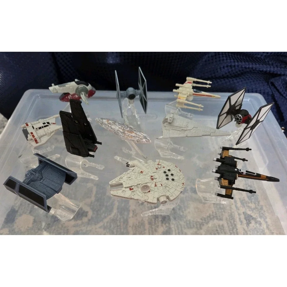 Star Wars Hot Wheels Lot of 11 ships - Includes STANDS